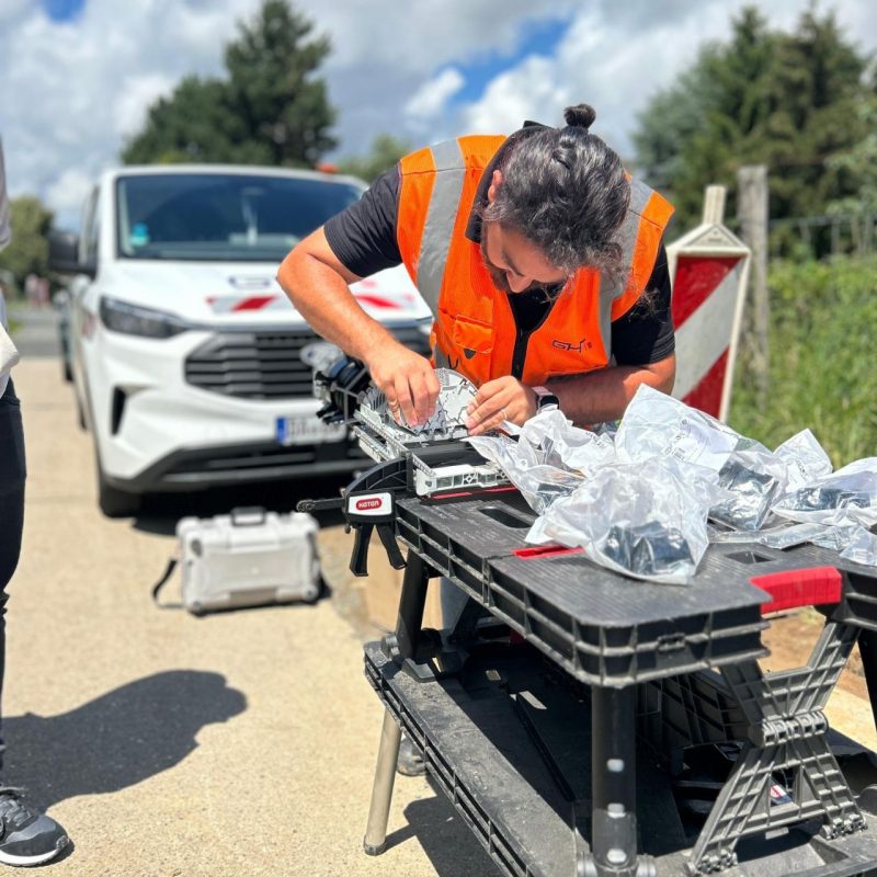 Orkun bei der Arbeit